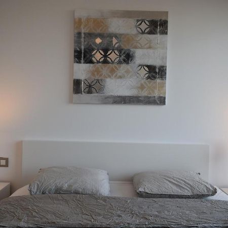 Magnificent Apartment Close To The Beach ซานต์อาเตรียเดเบซอซ ภายนอก รูปภาพ
