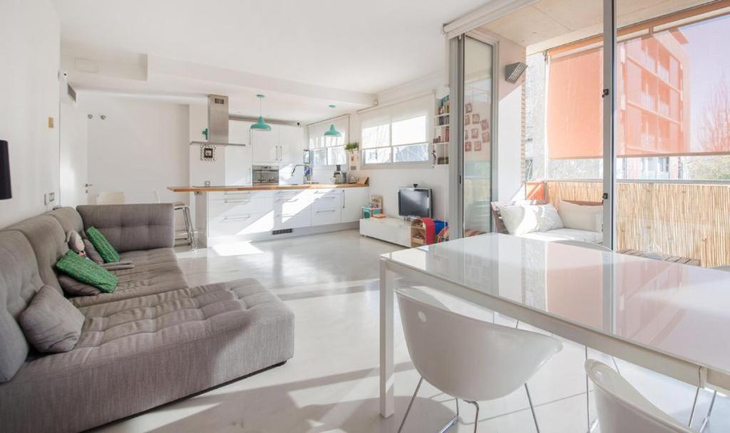 Magnificent Apartment Close To The Beach ซานต์อาเตรียเดเบซอซ ภายนอก รูปภาพ