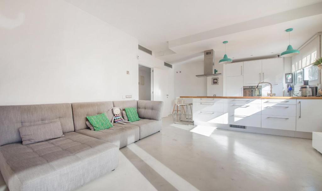 Magnificent Apartment Close To The Beach ซานต์อาเตรียเดเบซอซ ภายนอก รูปภาพ