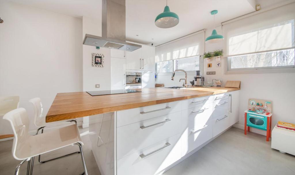 Magnificent Apartment Close To The Beach ซานต์อาเตรียเดเบซอซ ภายนอก รูปภาพ